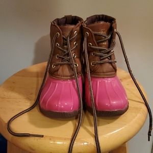 Duck boots
